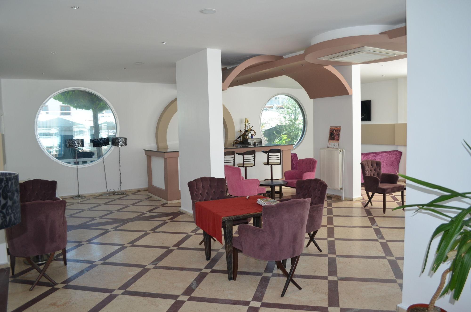 Grand Milano Hotel Ayvalik Exterior photo