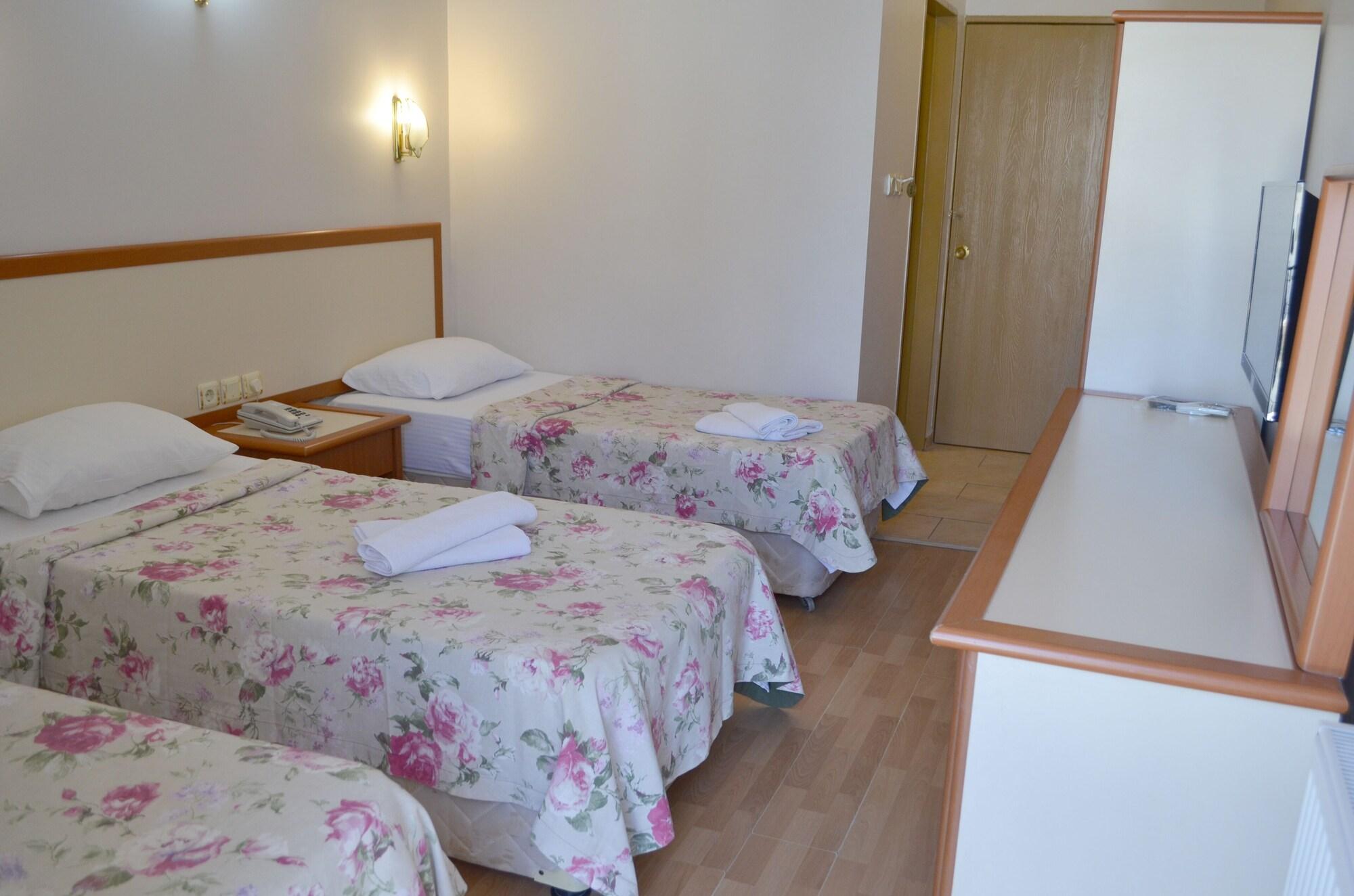 Grand Milano Hotel Ayvalik Exterior photo