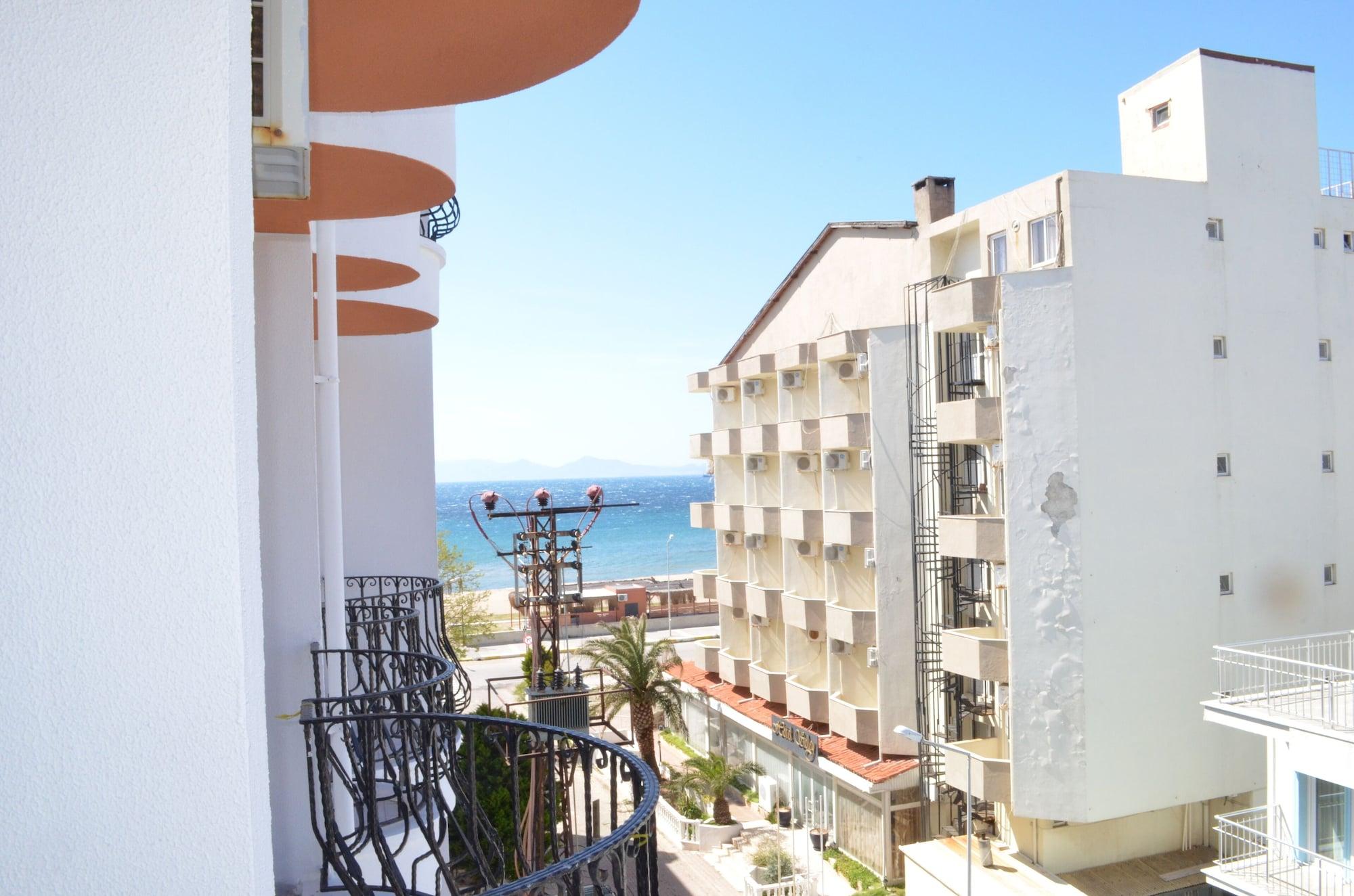 Grand Milano Hotel Ayvalik Exterior photo