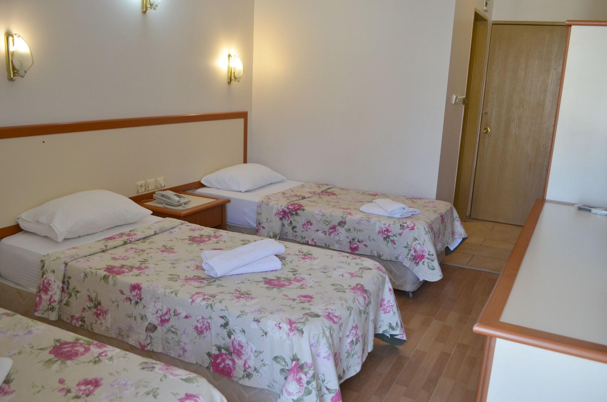 Grand Milano Hotel Ayvalik Exterior photo