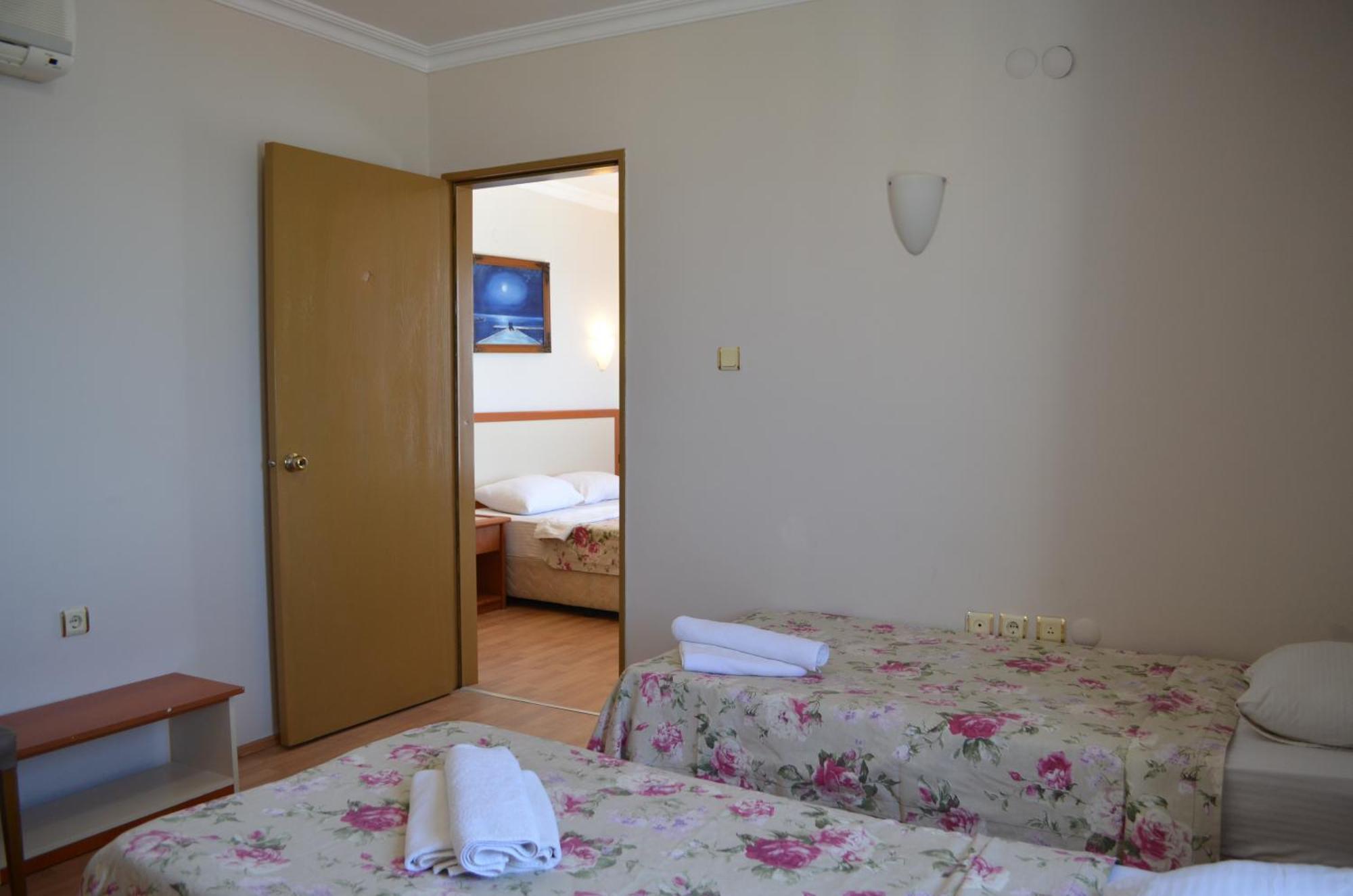 Grand Milano Hotel Ayvalik Room photo