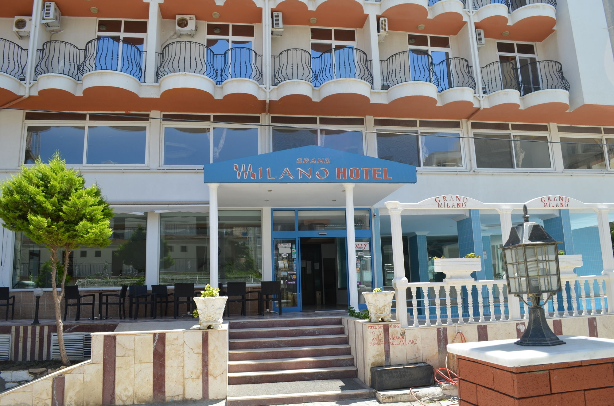 Grand Milano Hotel Ayvalik Exterior photo