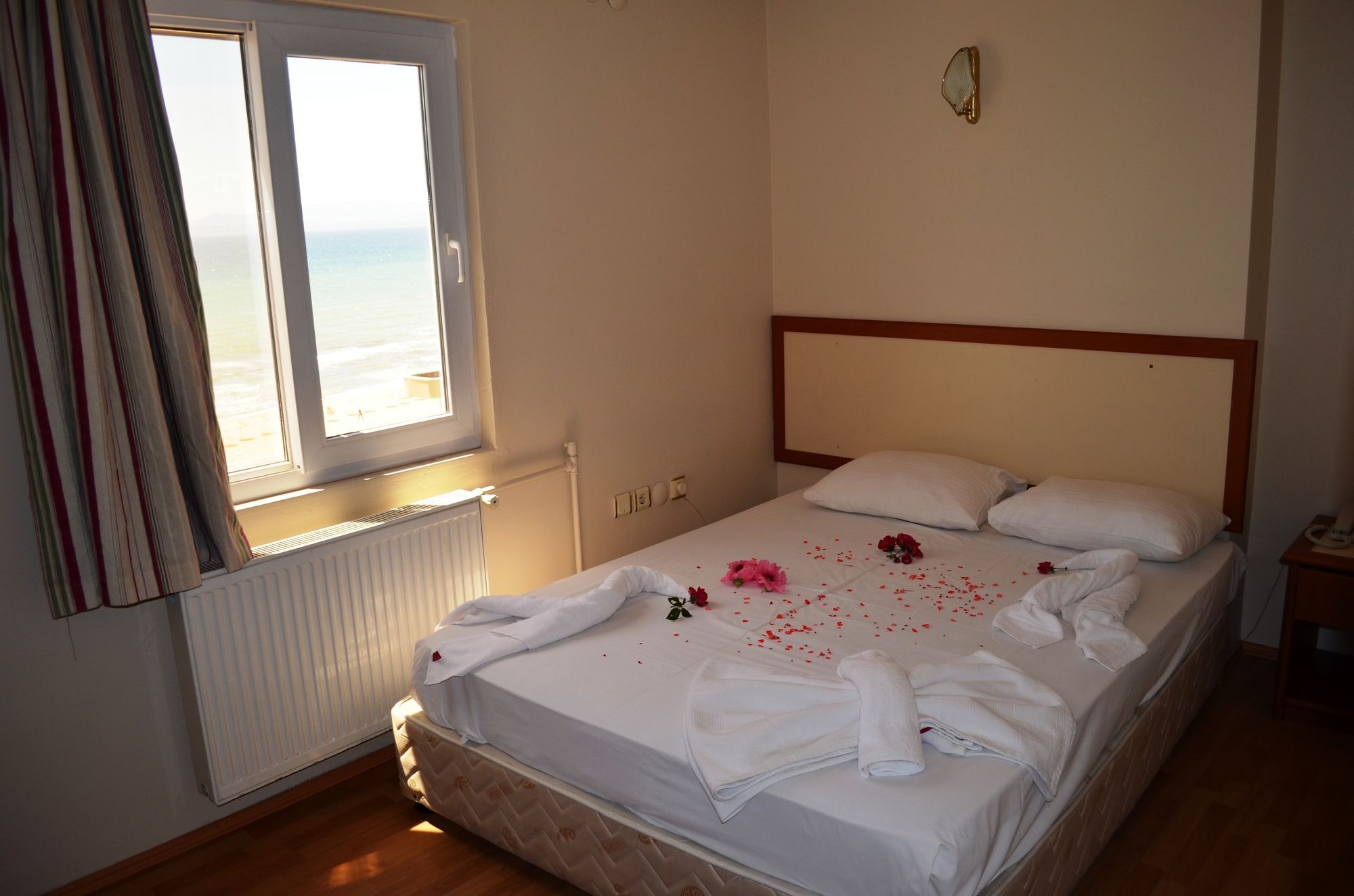 Grand Milano Hotel Ayvalik Exterior photo
